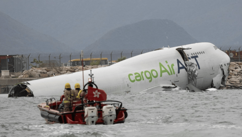 香港警务处答南都：波音货机冲出跑道坠海原因未知，仍在调查